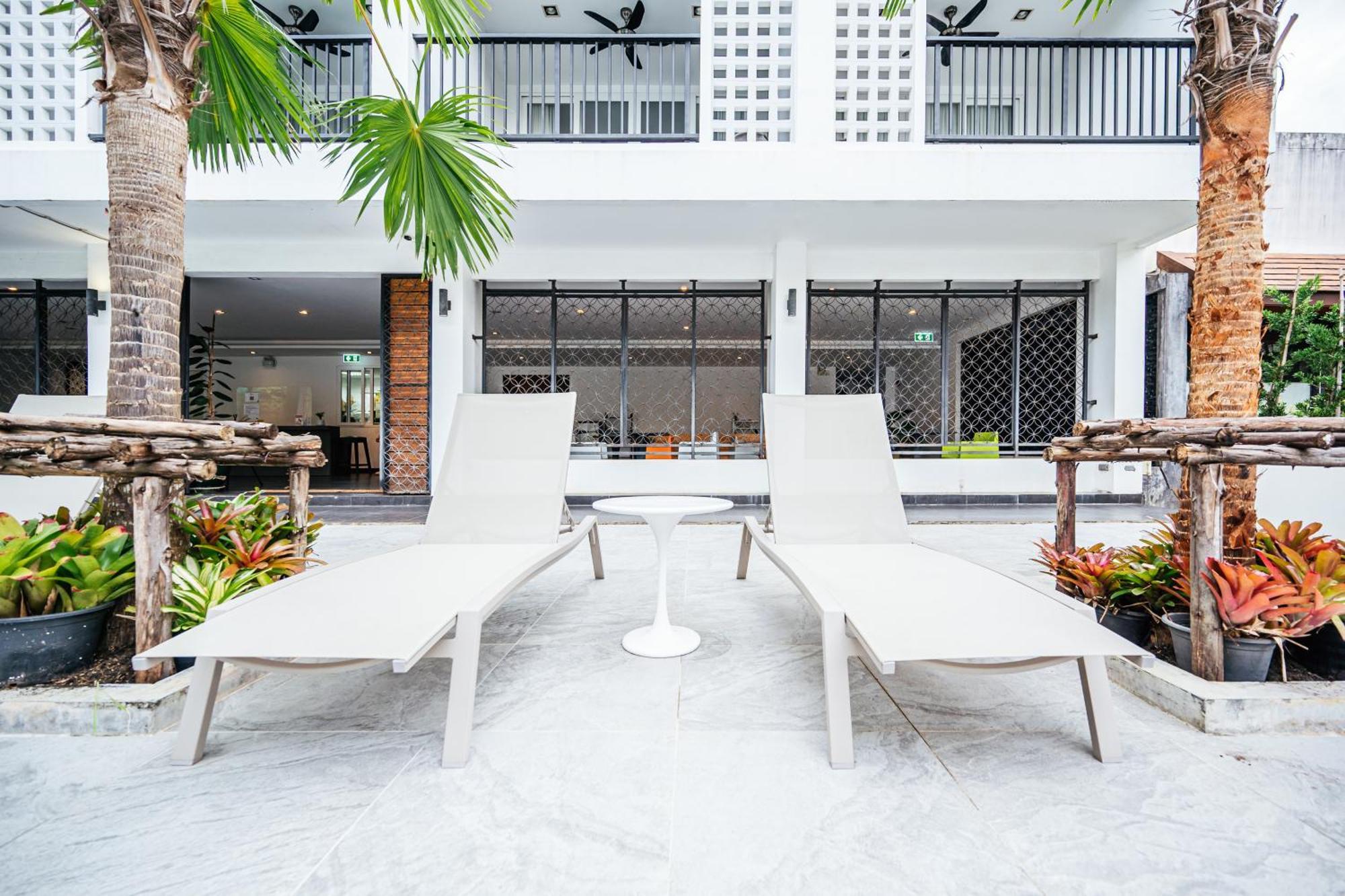 Vivace Hotel Pantai Kamala Bagian luar foto