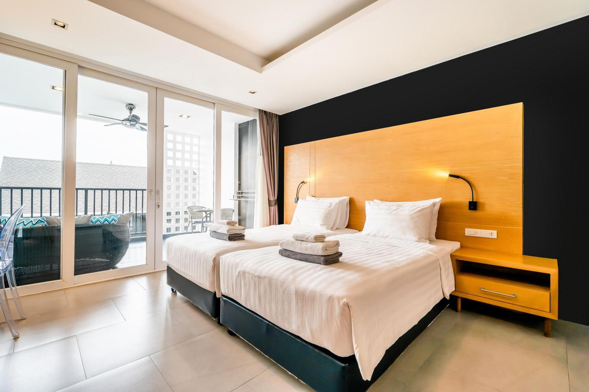Vivace Hotel Pantai Kamala Bagian luar foto