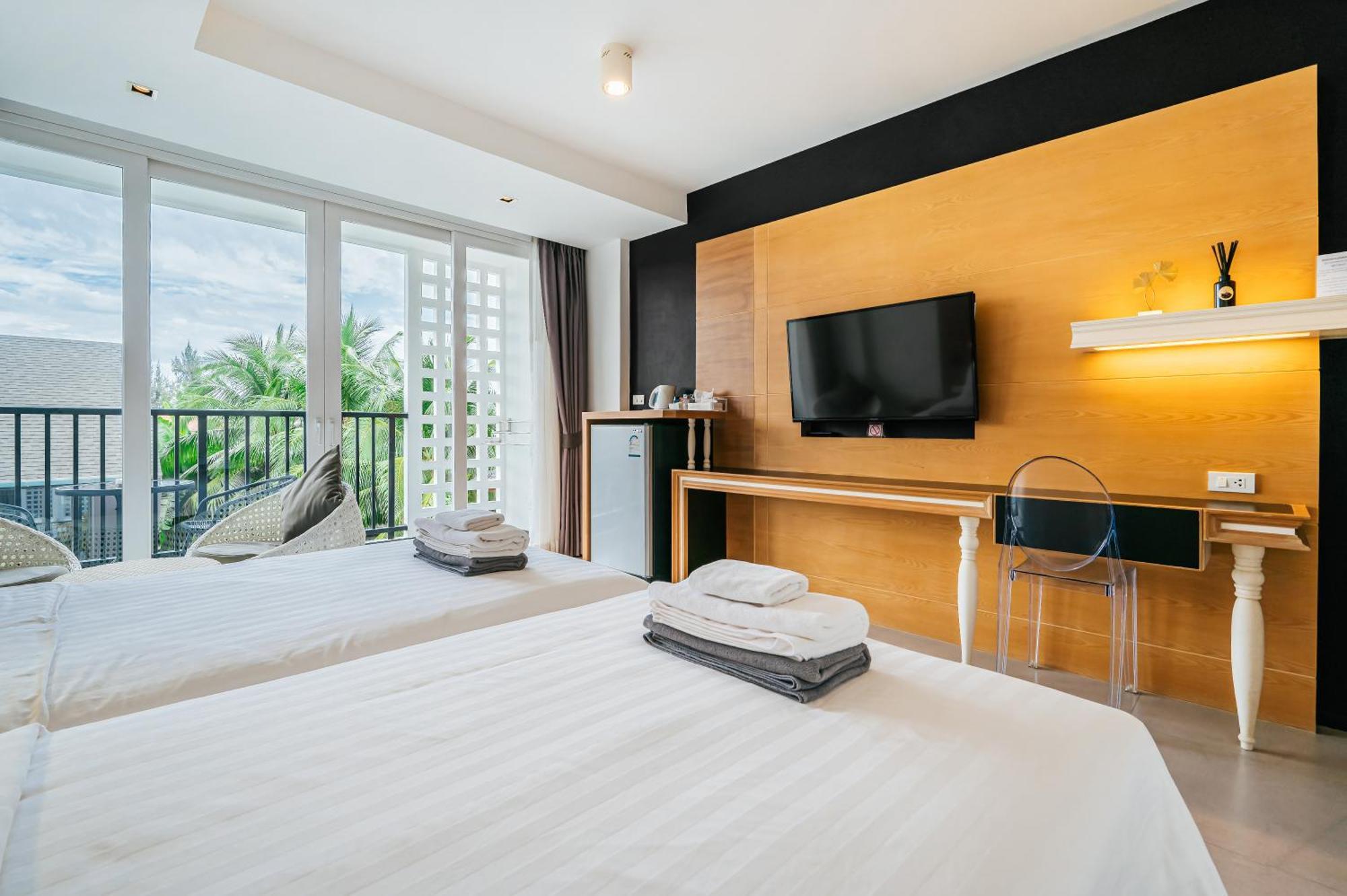 Vivace Hotel Pantai Kamala Bagian luar foto