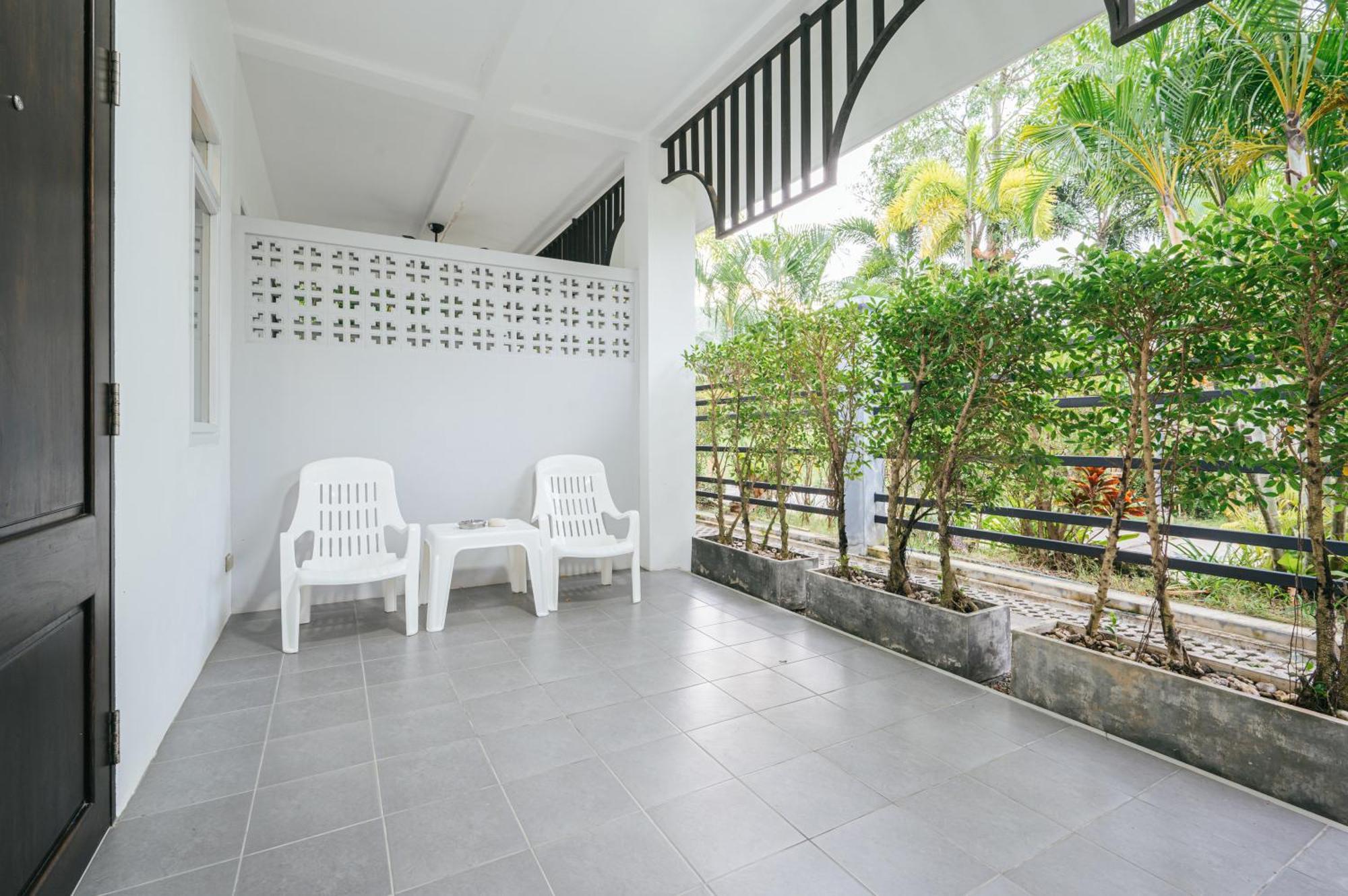 Vivace Hotel Pantai Kamala Bagian luar foto